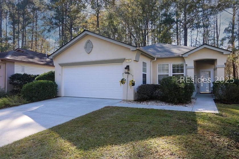 Updated Adirondack Cottage with 2 bedrooms, 2 bathrooms plus an - Beach Home for sale in Bluffton, South Carolina on Beachhouse.com