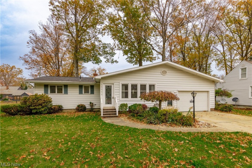 Move right into this charming and delightful, well-maintained - Beach Home for sale in Ashtabula, Ohio on Beachhouse.com