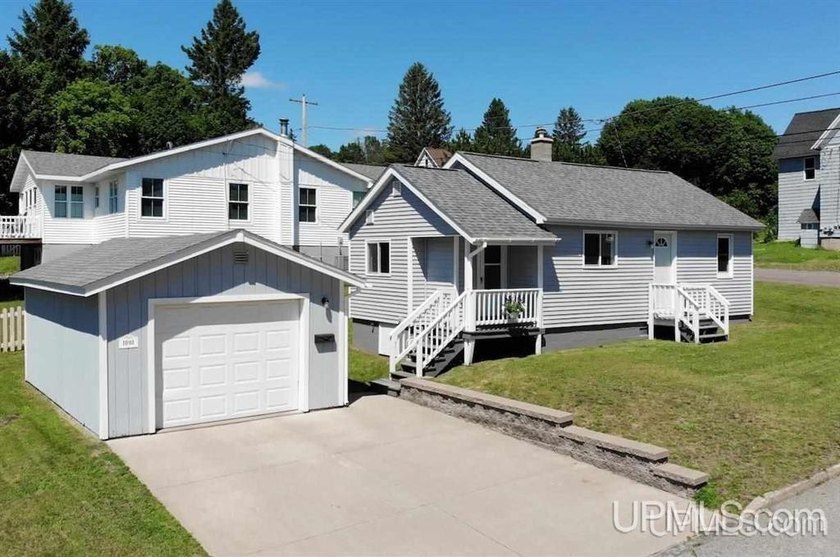 Here is a cozy efficient 2-bedroom, 1-bathroom small footprint - Beach Home for sale in Hancock, Michigan on Beachhouse.com