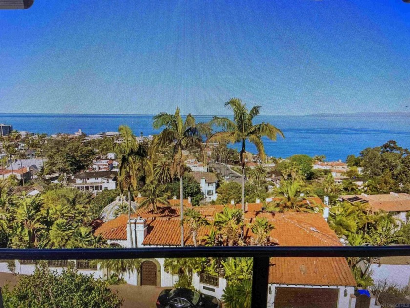 The beauty of the Mediterranean right before your eyes in La - Beach Home for sale in La Jolla, California on Beachhouse.com