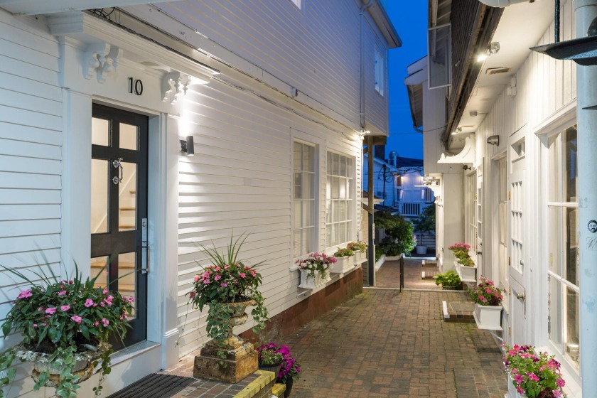 Luxurious 3-Bedroom Duplex Condominium in the Heart of - Beach Condo for sale in Provincetown, Massachusetts on Beachhouse.com