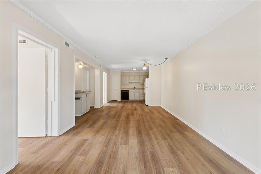 Welcome to this second-floor villa in Cordillo Courts, offering - Beach Condo for sale in Hilton Head Island, South Carolina on Beachhouse.com