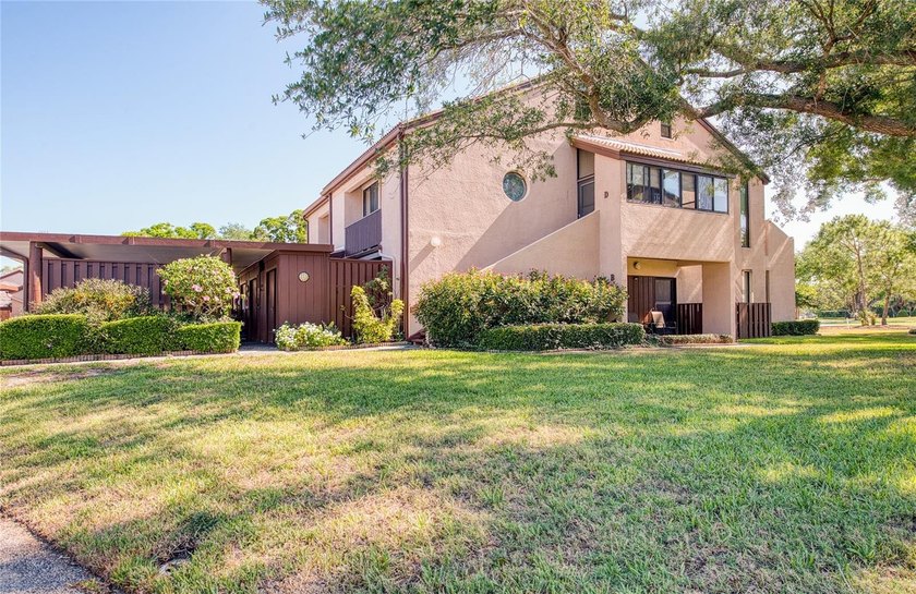 'LIVE THE FLORIDA LIFESTYLE'  Beautifully appointed 3-bedroom - Beach Townhome/Townhouse for sale in St. Petersburg, Florida on Beachhouse.com