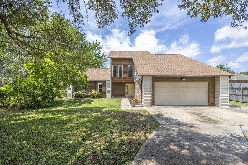 3 bed, 2 bath home with an inground pool in the Forest Heights - Beach Home for sale in Fort Walton Beach, Florida on Beachhouse.com