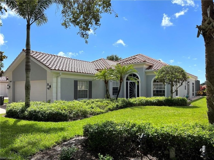 Fully renovated Oakmont model featuring 3 bedrooms plus a den - Beach Home for sale in Naples, Florida on Beachhouse.com