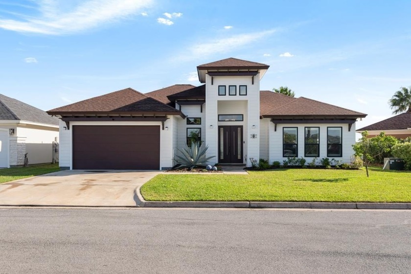 Welcome to 6 Arcos Gardens, a stunning residence nestled in the - Beach Home for sale in Laguna Vista, Texas on Beachhouse.com