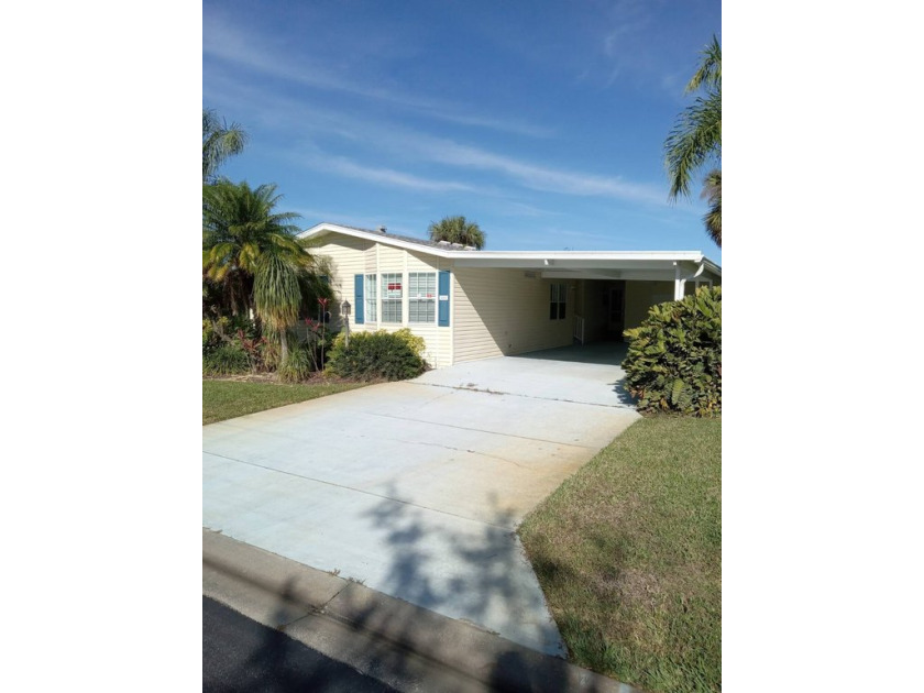 This is a Beautiful 2005 home with cathedral vaulted ceilings - Beach Home for sale in Sebastian, Florida on Beachhouse.com