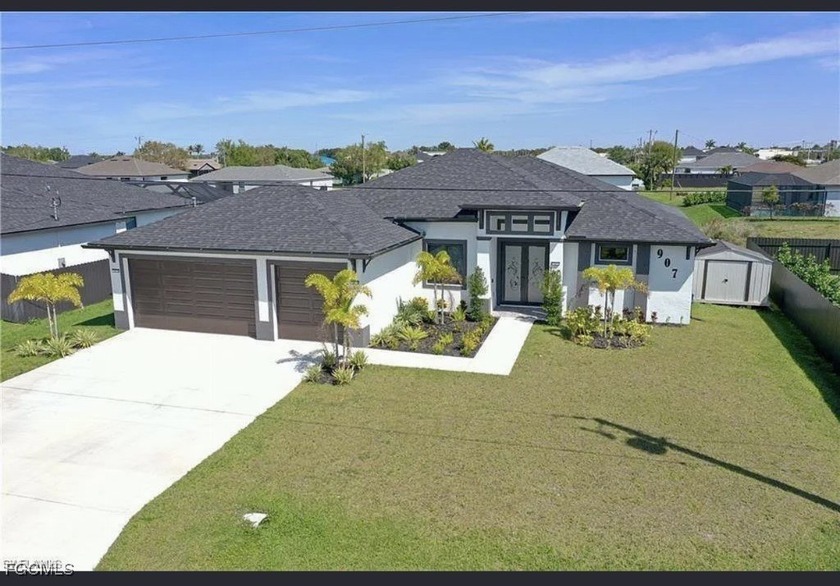 This house is in great location, close to Fort Myers downtown - Beach Home for sale in Cape Coral, Florida on Beachhouse.com
