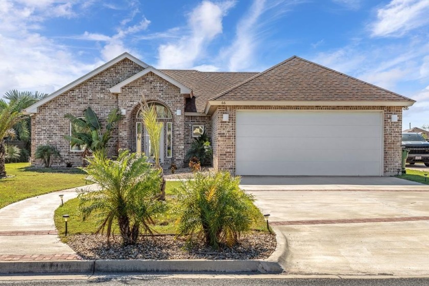 Discover lakeside living at its finest in this beautiful - Beach Home for sale in Laguna Vista, Texas on Beachhouse.com