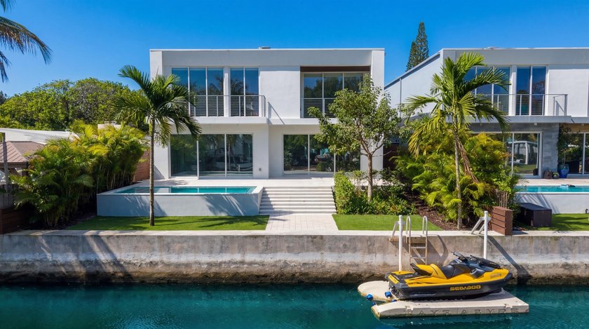 New Museum Modern Waterfront Estate with Private Pool recently - Beach Home for sale in Fort Lauderdale, Florida on Beachhouse.com
