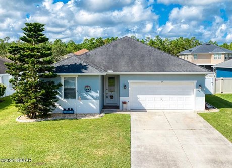 PRICE REDUCED - Welcome to a delightful 3-bedroom, 2-bathroom - Beach Home for sale in Ormond Beach, Florida on Beachhouse.com