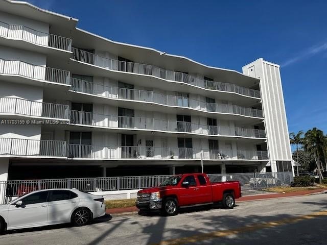 Spacious 1 bed 1 bath apartment with tile floors all over - Beach Condo for sale in Miami Beach, Florida on Beachhouse.com