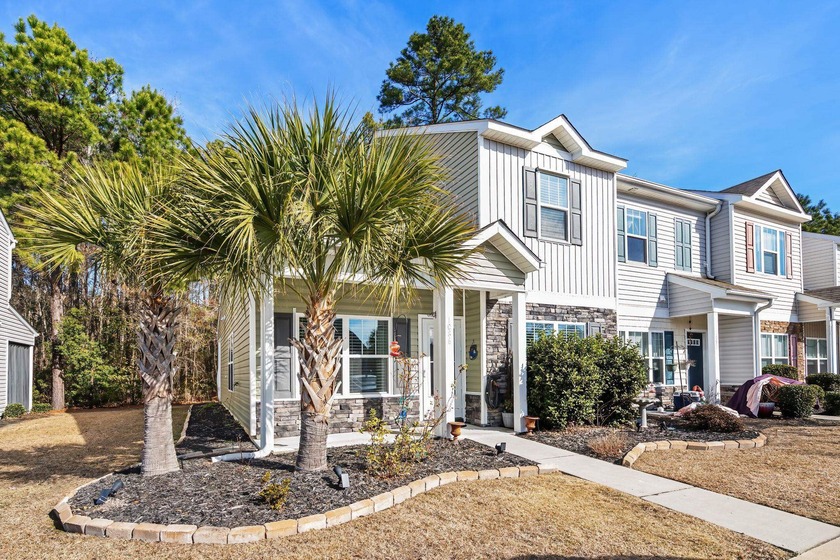 An exceptionally maintained 3-bedroom, 2.5 bath, end unit - Beach Townhome/Townhouse for sale in Myrtle Beach, South Carolina on Beachhouse.com