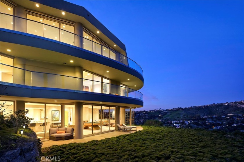 Welcome to The Nautilus House, where inspired architecture - Beach Home for sale in Laguna Beach, California on Beachhouse.com