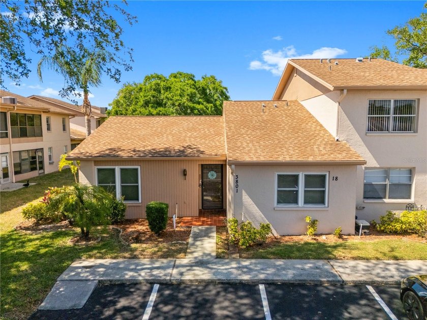 Welcome to this well-maintained 2 bedroom, 2 bath condominium in - Beach Condo for sale in Holiday, Florida on Beachhouse.com