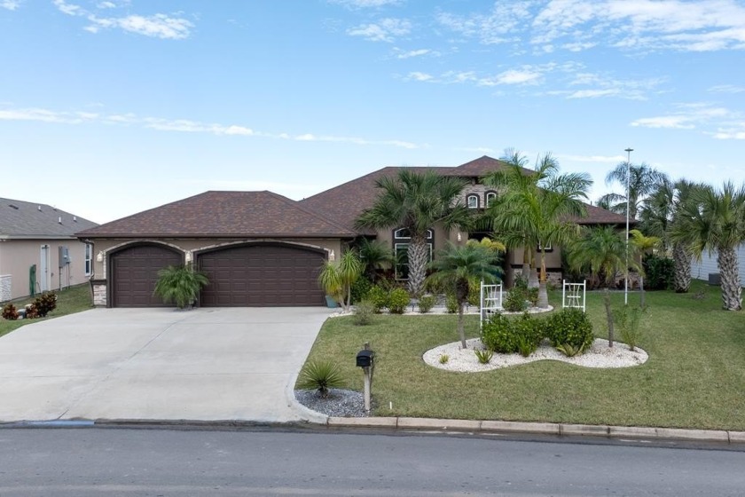 Stunning 3-bedroom, 2.5-bath lakefront home offers the perfect - Beach Home for sale in Laguna Vista, Texas on Beachhouse.com