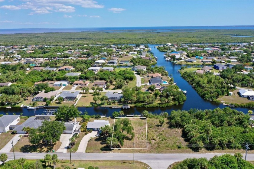 Great SALTWATER LOT for sale in a Port Charlotte waterfront - Beach Lot for sale in Port Charlotte, Florida on Beachhouse.com