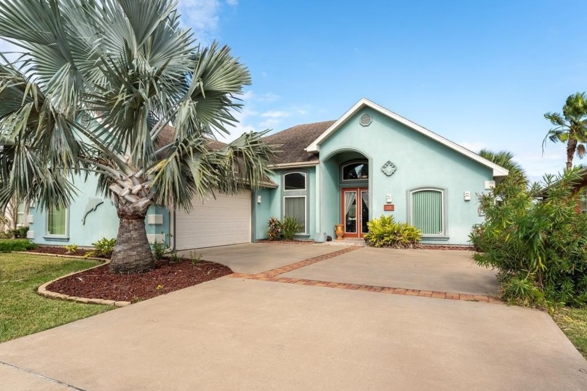 Waterfront Gem with Golf Course Views - Coastal Living at Its - Beach Home for sale in Laguna Vista, Texas on Beachhouse.com