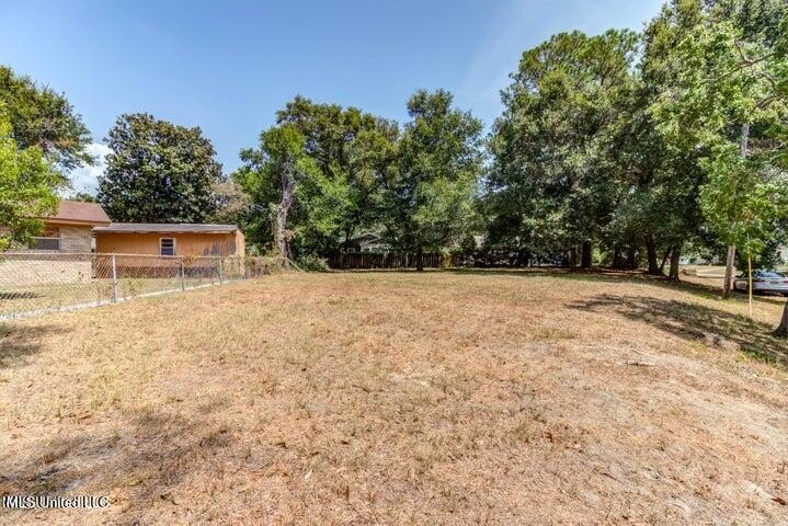 Close to the beach and all the Beautiful Ms Gulfcoast has to - Beach Lot for sale in Gulfport, Mississippi on Beachhouse.com