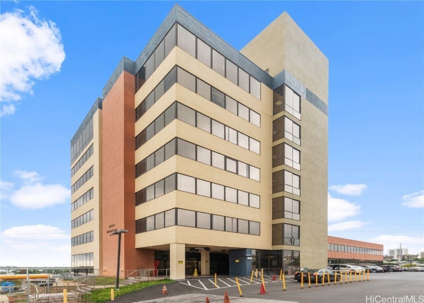 Prime GROUND FLOOR  office space in highly sought Aiea Medical - Beach Commercial for sale in Aiea, Hawaii on Beachhouse.com