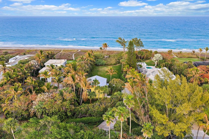 An exceptional opportunity to acquire an exquisite guest house - Beach Lot for sale in Jupiter Island, Florida on Beachhouse.com