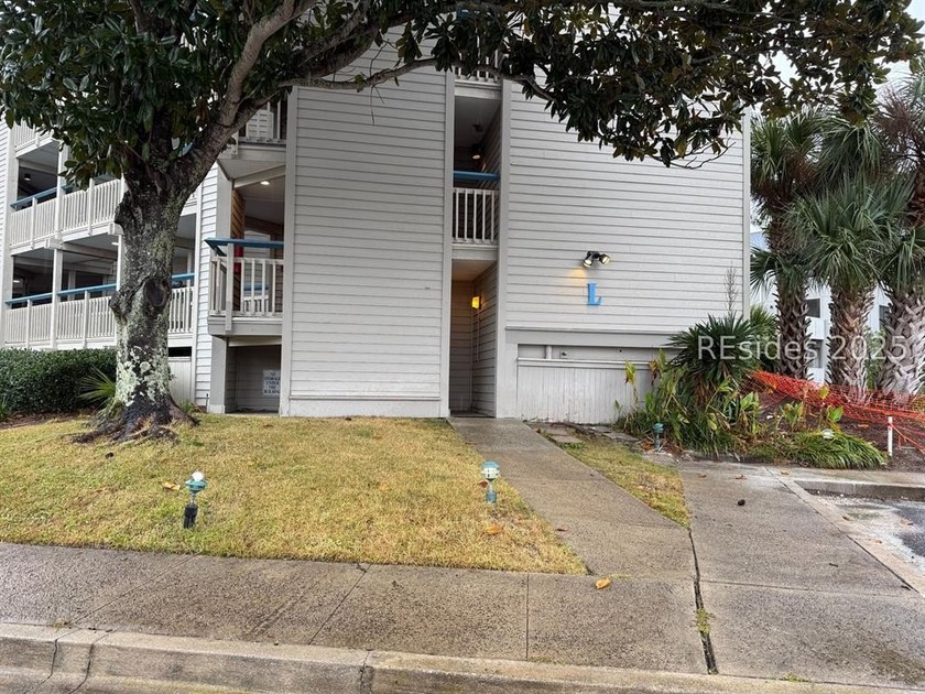 Great opportunity to own an oceanfront 1 BR, 1.5 Bath condo with - Beach Condo for sale in Saint Helena Island, South Carolina on Beachhouse.com