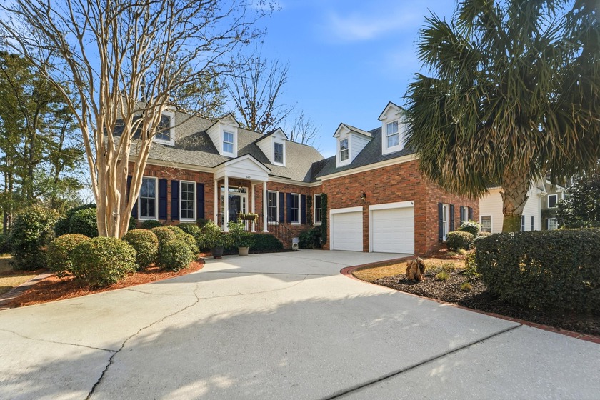Welcome to the beautifully maintained turn-key brick home with - Beach Home for sale in Mount Pleasant, South Carolina on Beachhouse.com