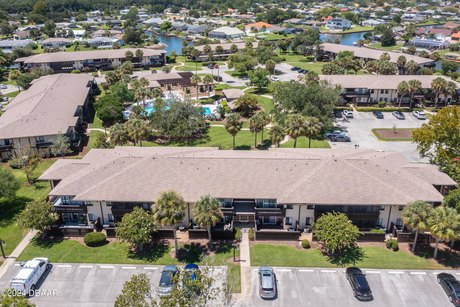 This cozy second floor 2 bedroom and 2 bathroom condo is freshly - Beach Condo for sale in Palm Coast, Florida on Beachhouse.com