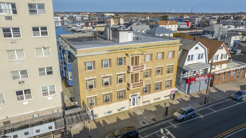 Unit 4 at 3809 Ventnor Avenue offers spacious bayfront living in - Beach Condo for sale in Atlantic City, New Jersey on Beachhouse.com