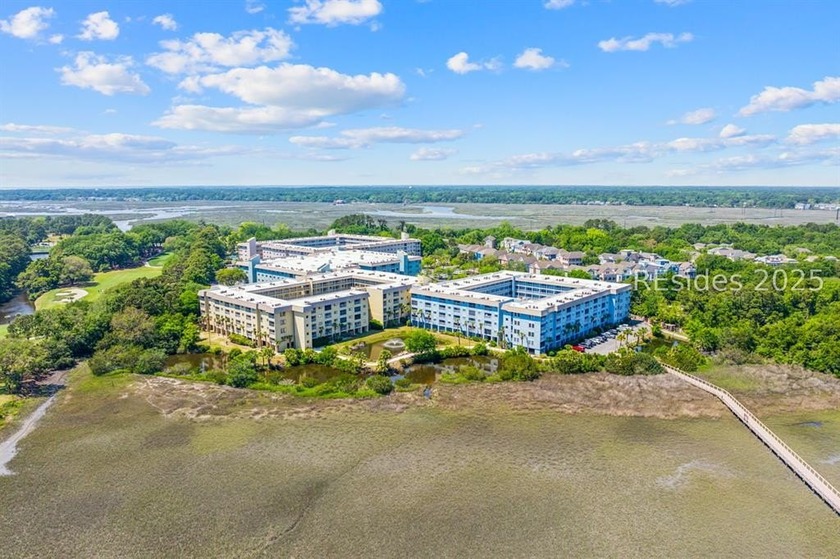 Enjoy coastal living at Hilton Head Resort in this top floor 2 - Beach Condo for sale in Hilton Head Island, South Carolina on Beachhouse.com