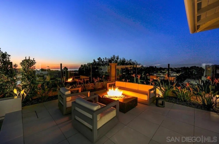 Ocean views, a pool and spa, a private sauna, and sunset skies - Beach Home for sale in Encinitas, California on Beachhouse.com
