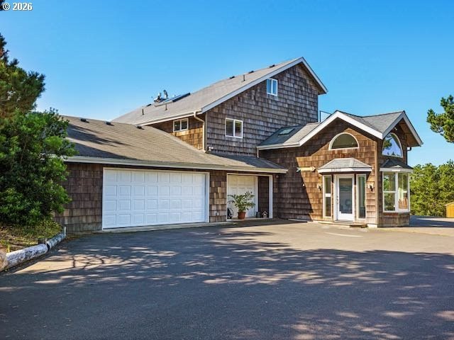 Custom home with spectacular views in gated Surf Pines. Open - Beach Home for sale in Warrenton, Oregon on Beachhouse.com