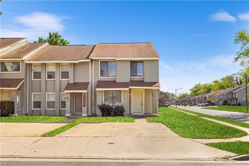 Impeccably updated and move-in ready, this corner townhome - Beach Townhome/Townhouse for sale in Virginia Beach, Virginia on Beachhouse.com