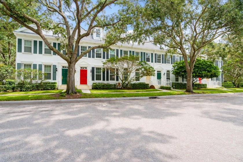 Welcome to this lovely 3 bedroom townhouse, located in the - Beach Townhome/Townhouse for sale in Jupiter, Florida on Beachhouse.com