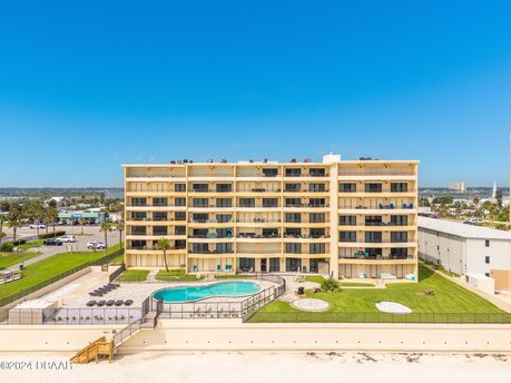 Welcome to La Mer on the beautiful sands in Daytona Beach Shores - Beach Condo for sale in Daytona Beach Shores, Florida on Beachhouse.com