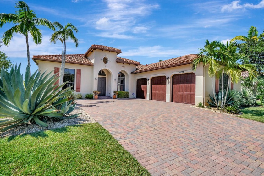 Welcome to luxury living! This meticulously maintained - Beach Home for sale in Lake Worth, Florida on Beachhouse.com