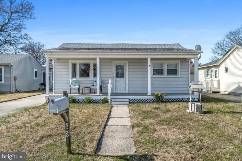 This exceptionally maintained 3 bedroom, 2 full bathroom ranch - Beach Home for sale in Villas, New Jersey on Beachhouse.com