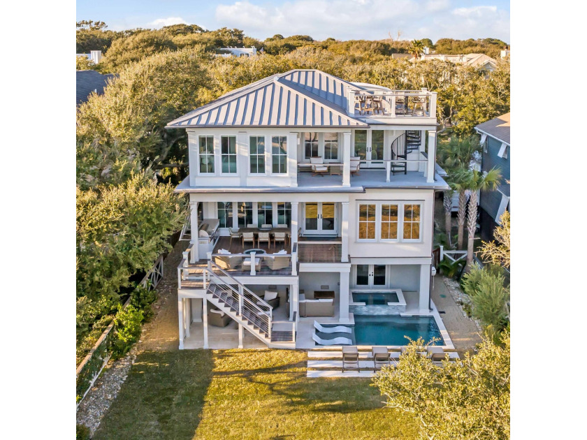 This luxurious beachfront residence on the esteemed Isle of - Beach Home for sale in Isle of Palms, South Carolina on Beachhouse.com