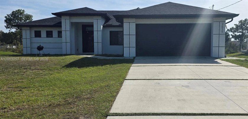 INVESTORS ONLY home in Lehigh Acres! (TENANTS IN PLACE)This - Beach Home for sale in Lehigh Acres, Florida on Beachhouse.com