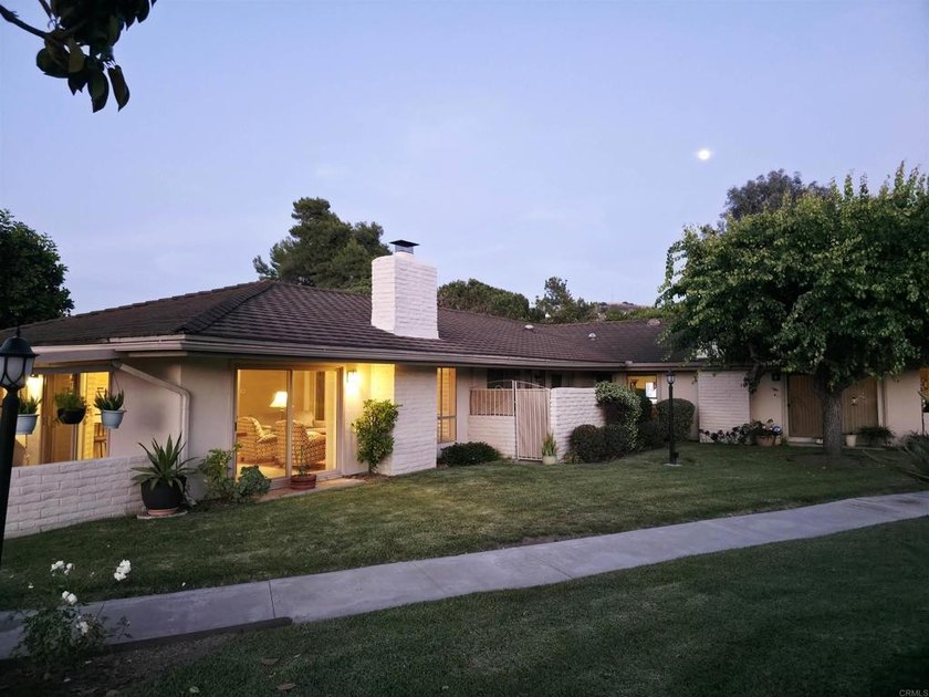 Come see this lovely condo in the heart of San Juan Capistrano: - Beach Condo for sale in San Juan Capistrano, California on Beachhouse.com