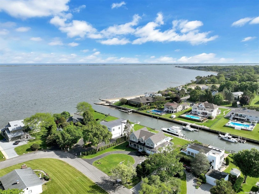 Waterfront Post Modern Home has it allpletely remodeled in Tiana - Beach Home for sale in Hampton Bays, New York on Beachhouse.com