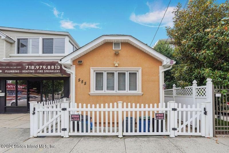 Well Kept 1 Floor Bungalow in Midland Beach Area .   Has a 1 - Beach Home for sale in Staten Island, New York on Beachhouse.com