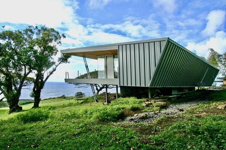 Globally renowned architect Les Wallach, FAIA designed this - Beach Home for sale in Hana, Hawaii on Beachhouse.com