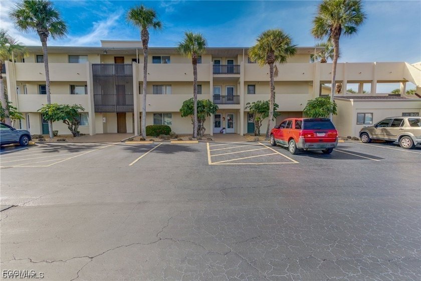 Welcome to this charming first-floor condo in the peaceful - Beach Condo for sale in Lehigh Acres, Florida on Beachhouse.com