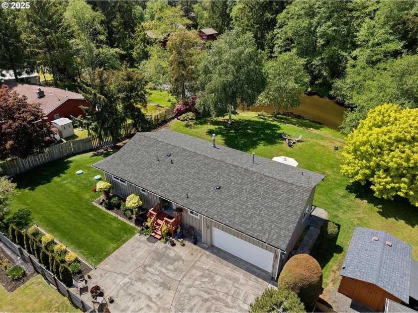 This home is a secluded split-level home that sits at the end of - Beach Home for sale in Gearhart, Oregon on Beachhouse.com