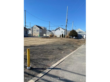 OWNED LAND.....Chance to build to your own specifications...1 - Beach Lot for sale in Lavallette, New Jersey on Beachhouse.com