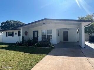 This amazing home has been completely redone, brand new open - Beach Home for sale in South Daytona, Florida on Beachhouse.com