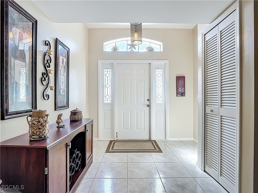 Welcome golfers to sought-after Herons Glen Golf & Country Club - Beach Home for sale in North Fort Myers, Florida on Beachhouse.com