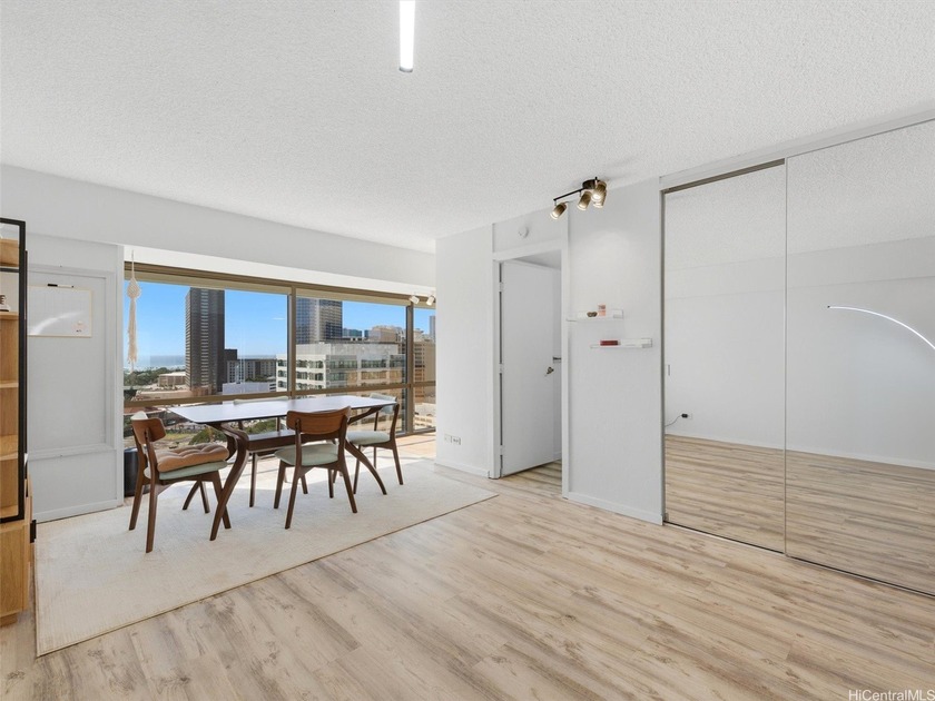 Beautifully updated studio in a rare mixed-use building, ideal - Beach Condo for sale in Honolulu, Hawaii on Beachhouse.com