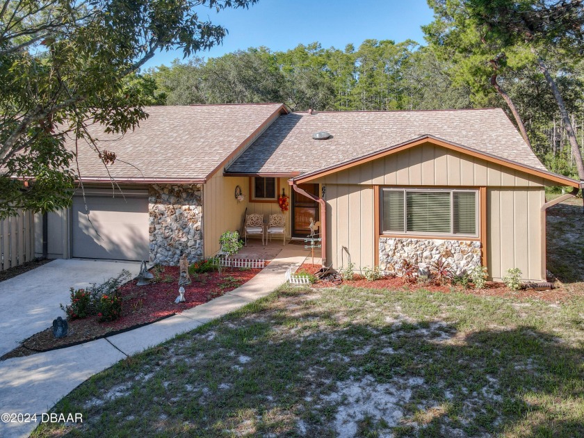 Welcome to your new home in the peaceful Summer Trees 55+ - Beach Home for sale in Port Orange, Florida on Beachhouse.com